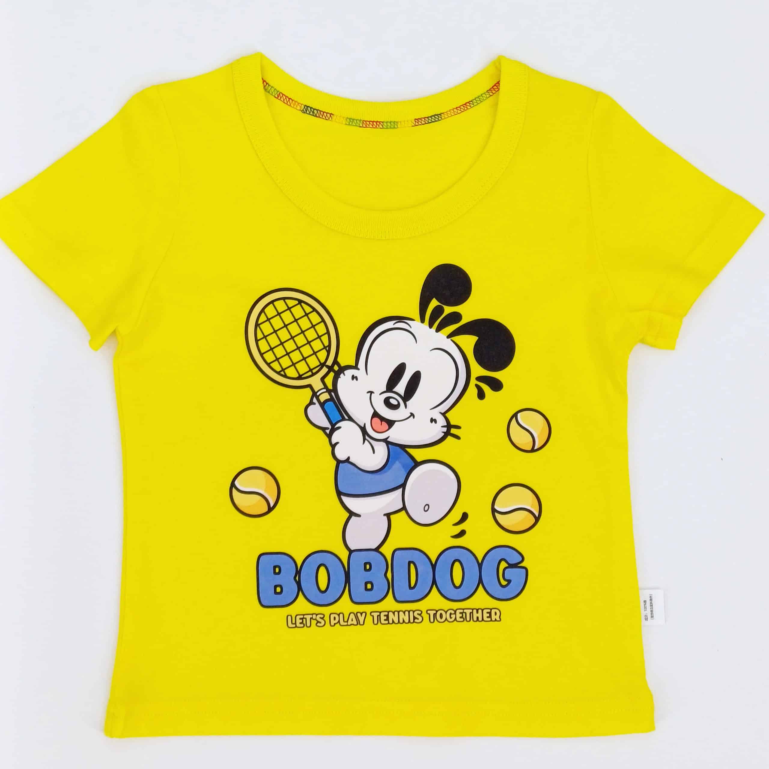 Faites plaisir à votre petite championne avec ce charmant T-shirt sportif de tennis, spécialement conçu pour les filles de 2 à 3 ans.