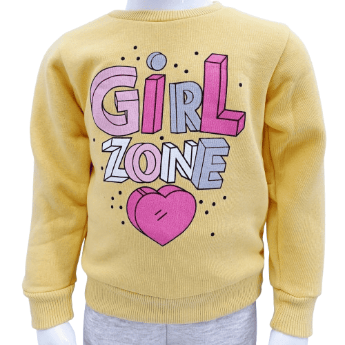 Découvrez l'ensemble fille 'Girl Zone', chaud et confortable, idéal pour les journées fraîches. Disponible en tailles 1 à 4 ans. Commandez maintenant pour un look tendance et douillet !