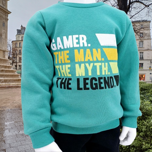 Ensemble hiver chaud et confortable pour garçons (5-8 ans). Sweat "Gamer Legend" et pantalon noir. Idéal pour un look stylé et pratique cet hiver !