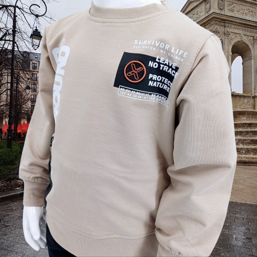 Découvrez notre pull pour garçon "Higher Ground 83", confortable et tendance, idéal pour les enfants de 1 à 4 ans. Tissu doux et ajustement parfait !