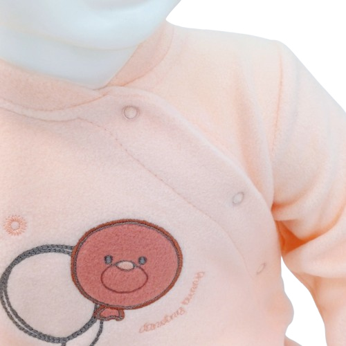 Grenouillère d'hiver en flanelle douce pour bébé, avec motif lapin et ballon. Parfaite pour les bébés de 2, 3 et 6 mois. Confort et chaleur assurés.