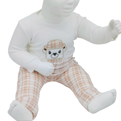 Ensemble bébé 100% coton, avec veste à carreaux et body imprimé ourson. Disponible en tailles 0-3 mois, 3-6 mois et 6-9 mois. Parfait pour le confort et le style des tout-petits.