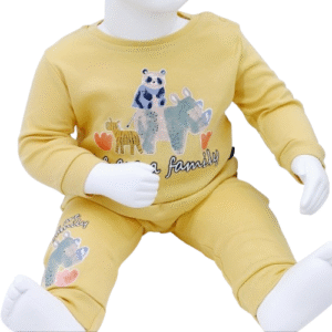 Ensemble bébé en coton "We Are a Family" avec deux tenues adorables. Motifs d'animaux et design confortable. Tailles de 3 à 18 mois.