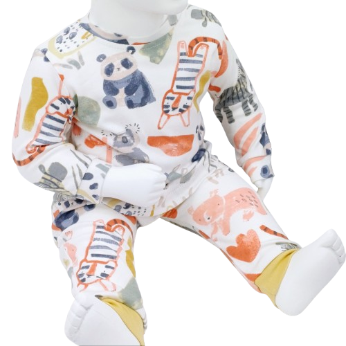 Ensemble bébé en coton "We Are a Family" avec deux tenues adorables. Motifs d'animaux et design confortable. Tailles de 3 à 18 mois.