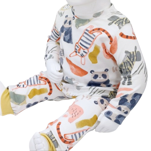 Ensemble bébé en coton "We Are a Family" avec deux tenues adorables. Motifs d'animaux et design confortable. Tailles de 3 à 18 mois.