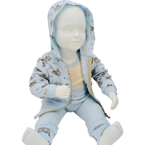 Découvrez l’ensemble bébé "Doux Rêves" en coton 100%, un ensemble 3 pièces doux et confortable pour votre petit garçon, idéal pour les saisons fraîches. Disponible en plusieurs tailles de 3 à 24 mois. Motifs animaux et étoiles adorables.