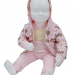 Ensemble bébé en coton doux "Doux Rêves" pour une tenue confortable et adorable. Comprend une veste à capuche, un body et un pantalon. Idéal pour les bébés de 3 à 24 mois.