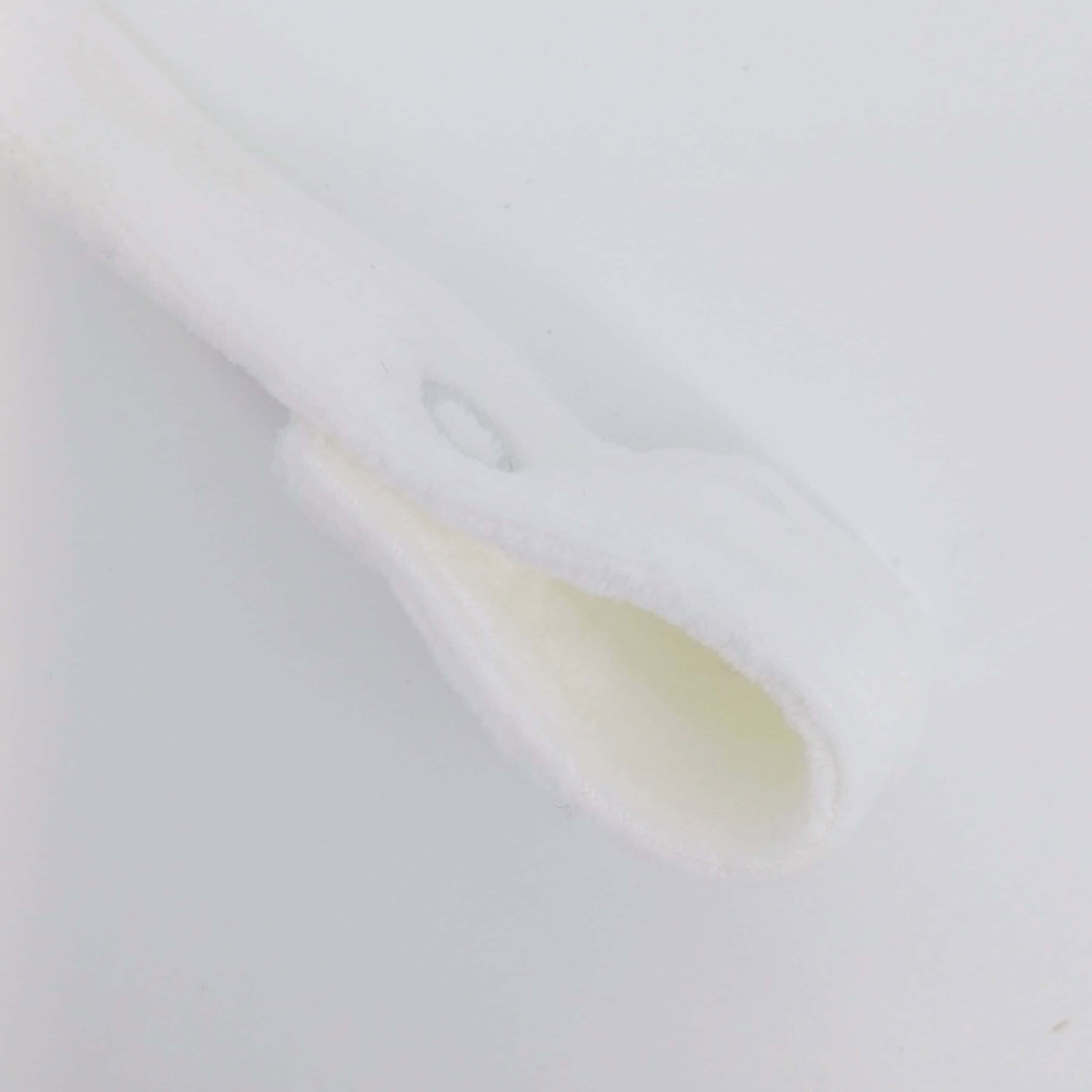 Attache-tétine bébé amusante et sécurisée avec des motifs de fraise et d'ours. Parfaite pour garder la tétine de bébé à portée de main. Convient dès la naissance.