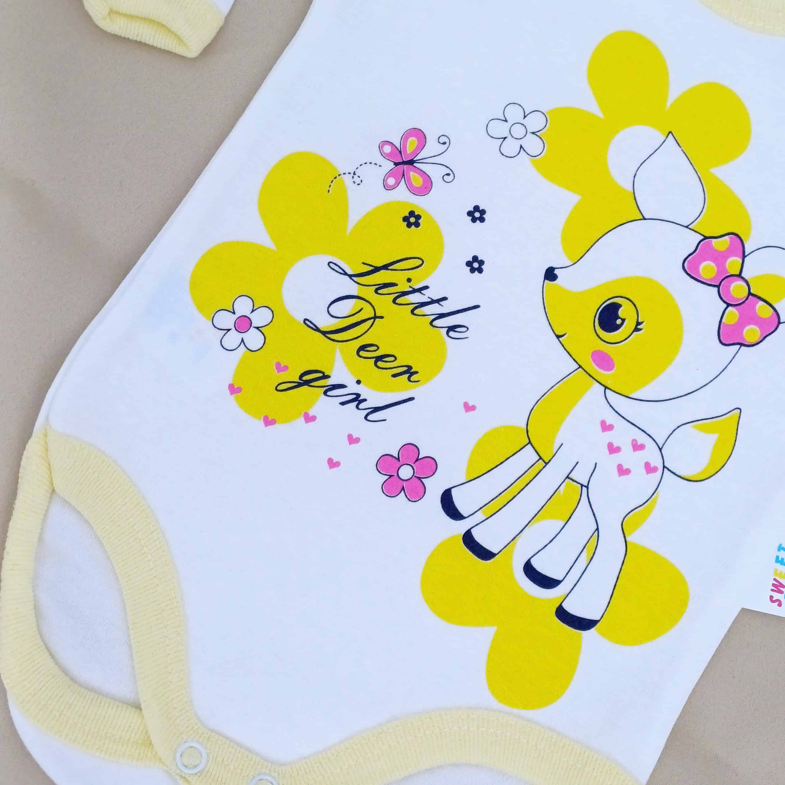 Craquez pour le body bébé "Little Deer Girl" en coton doux, disponible en tailles 0-3, 3-6, 6-9 mois. Confortable, mignon et pratique pour les premiers mois de bébé.