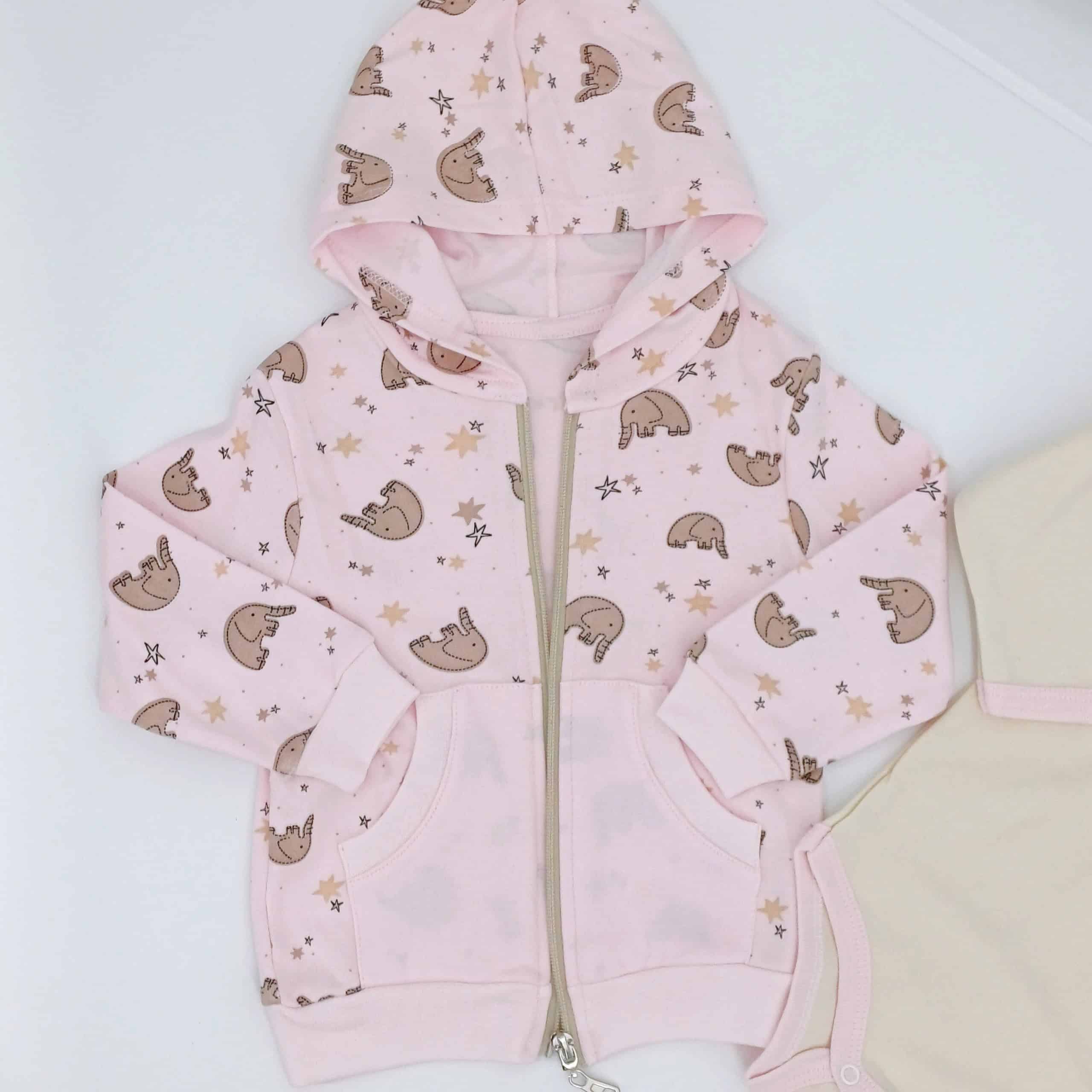 Ensemble bébé en coton doux "Doux Rêves" pour une tenue confortable et adorable. Comprend une veste à capuche, un body et un pantalon. Idéal pour les bébés de 3 à 24 mois.