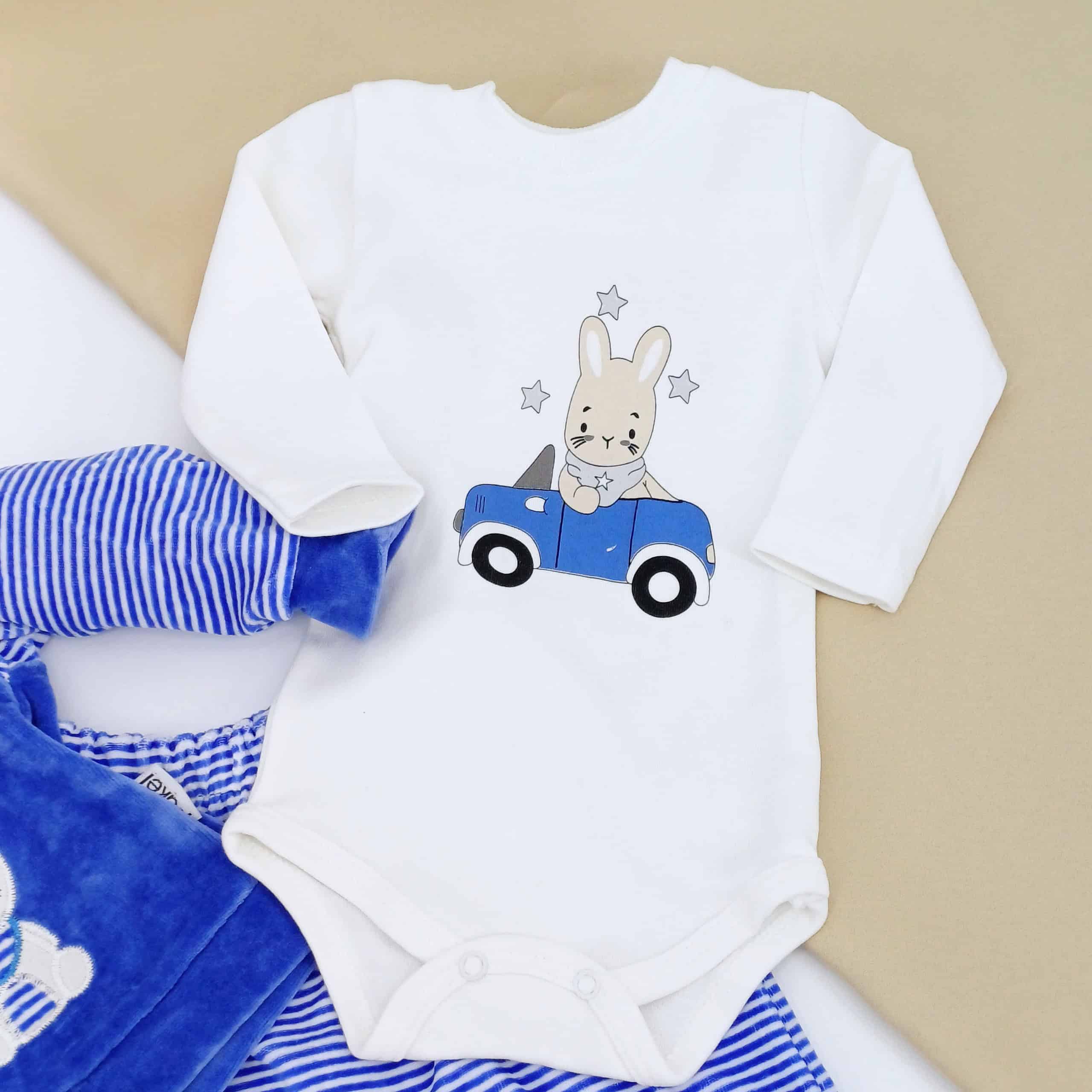 Ensemble bébé 3 pièces en velours, comprenant veste à capuche, pantalon et body (0-9 mois). Design mignon et confort optimal, parfait pour l'hiver.