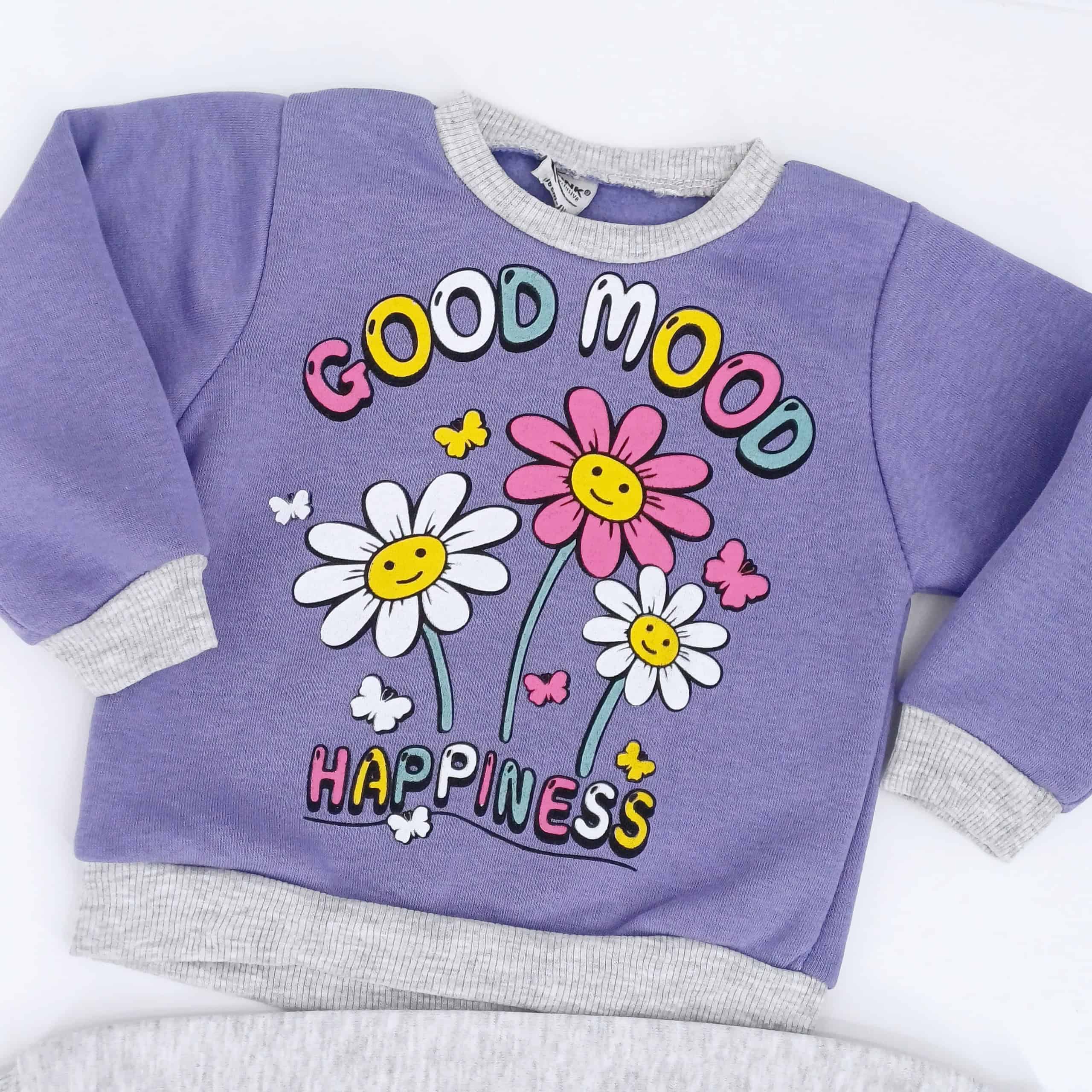 Ensemble hiver pour enfant "Good Mood". Sweat violet et pantalon gris pour un look joyeux et confortable. Tailles 1-4 ans. Matières douces adaptées aux tout-petits. Parfait pour les journées froides.