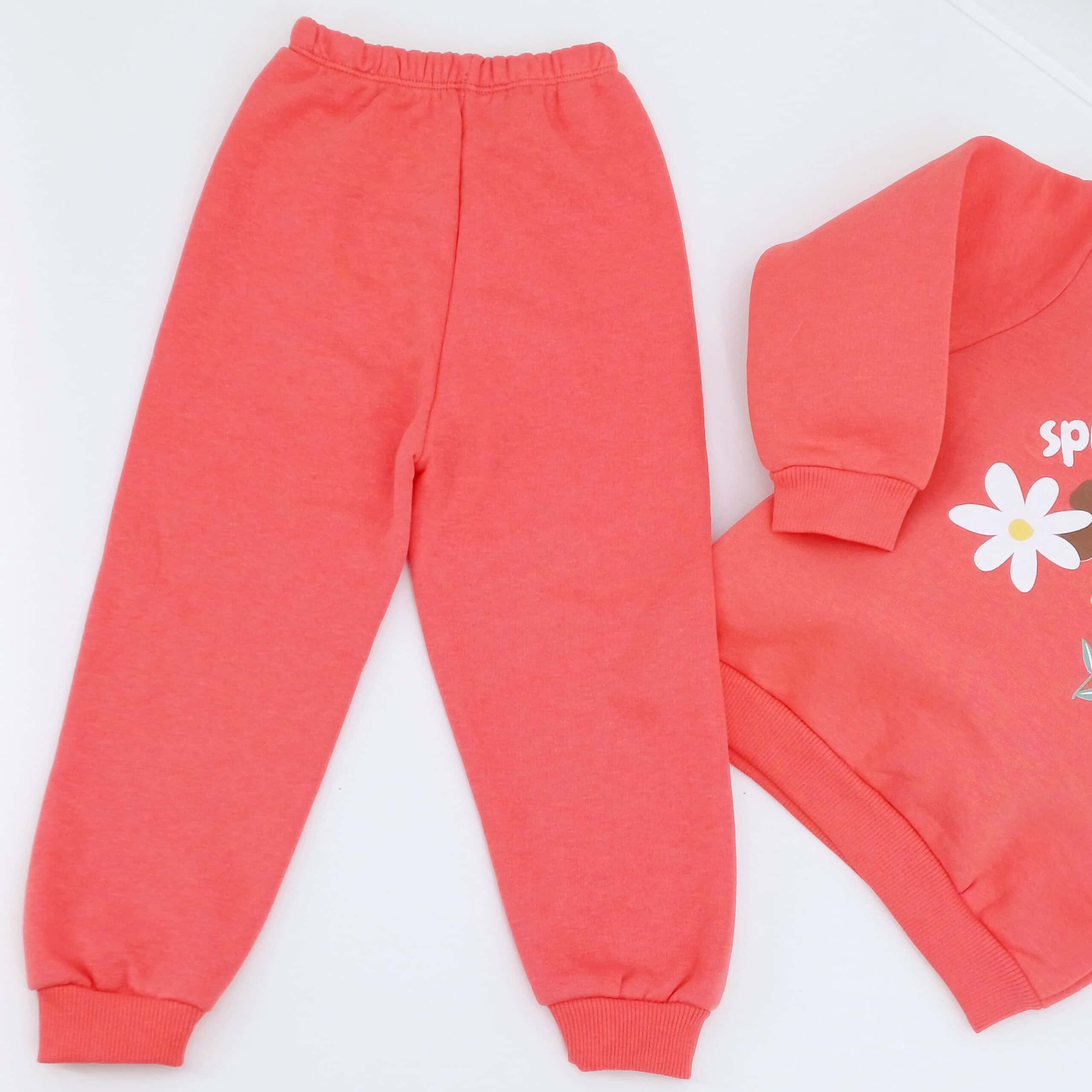 Ensemble sweat "Spread Love" et pantalon pour l'hiver – (5-8 ans) – Image 10