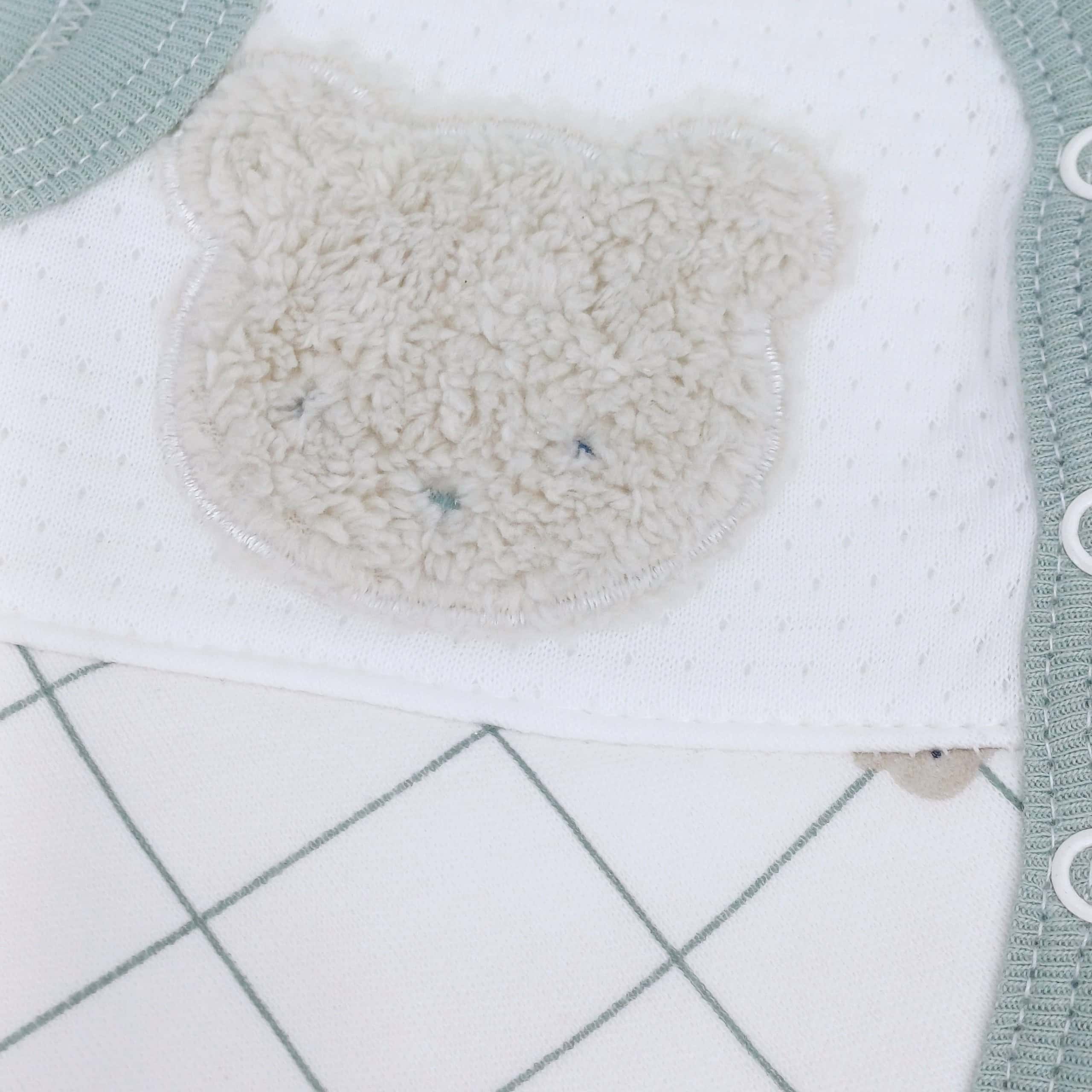 Gilet Bébé en Coton et Viscose - "Petit Ours" 0-1 mois, 1-3 mois, 3-6 mois, et 6-9 mois