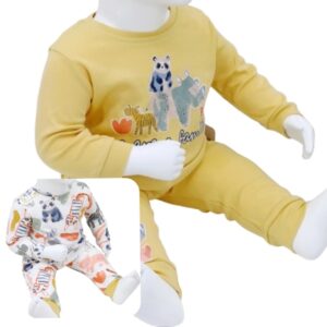 Ensemble bébé en coton "We Are a Family" avec deux tenues adorables. Motifs d'animaux et design confortable. Tailles de 3 à 18 mois.