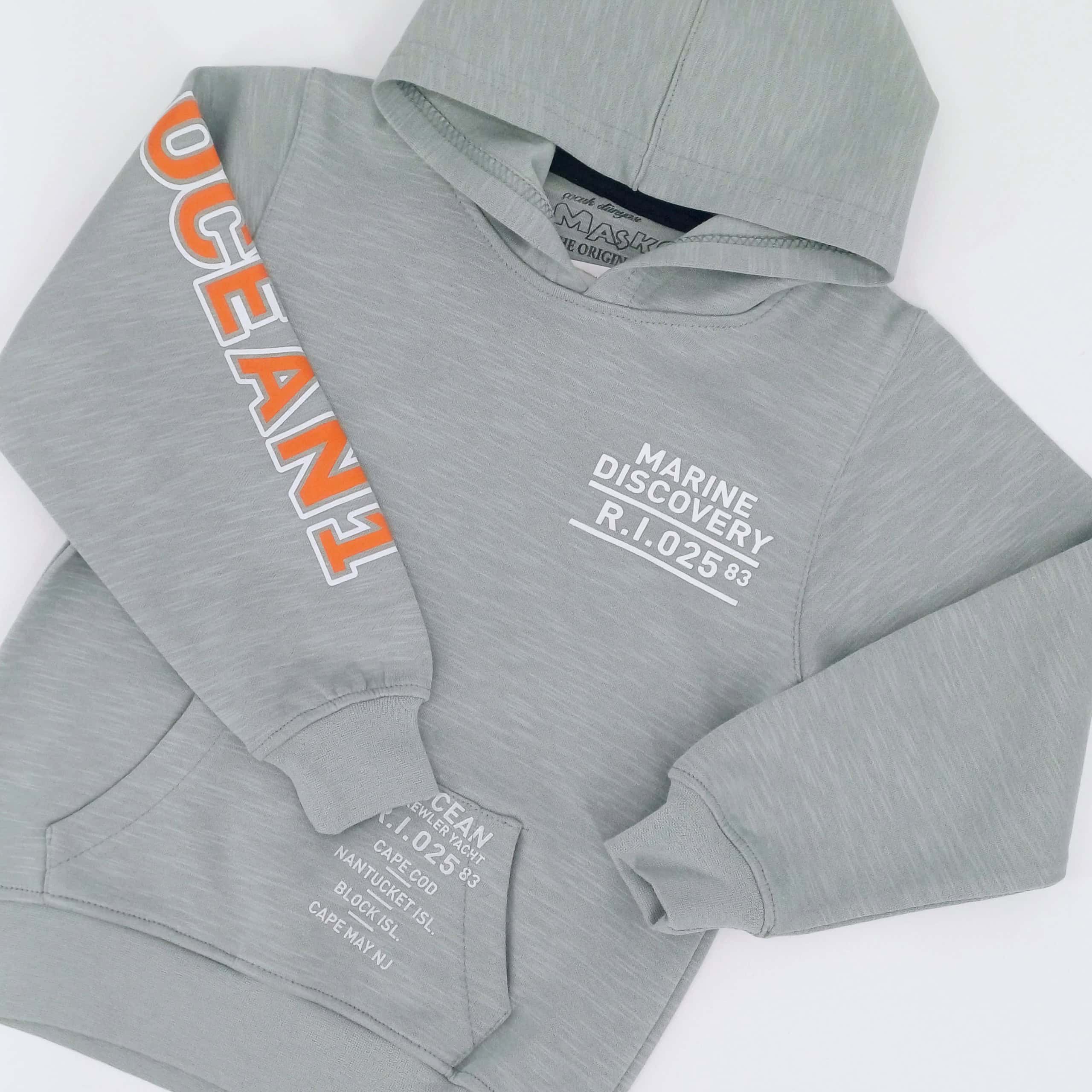 Découvrez le sweat à capuche "Marine Discovery" pour garçons, doux et tendance, en tailles 1-4 ans. Idéal pour l’hiver, il allie confort et style. Commandez dès maintenant !