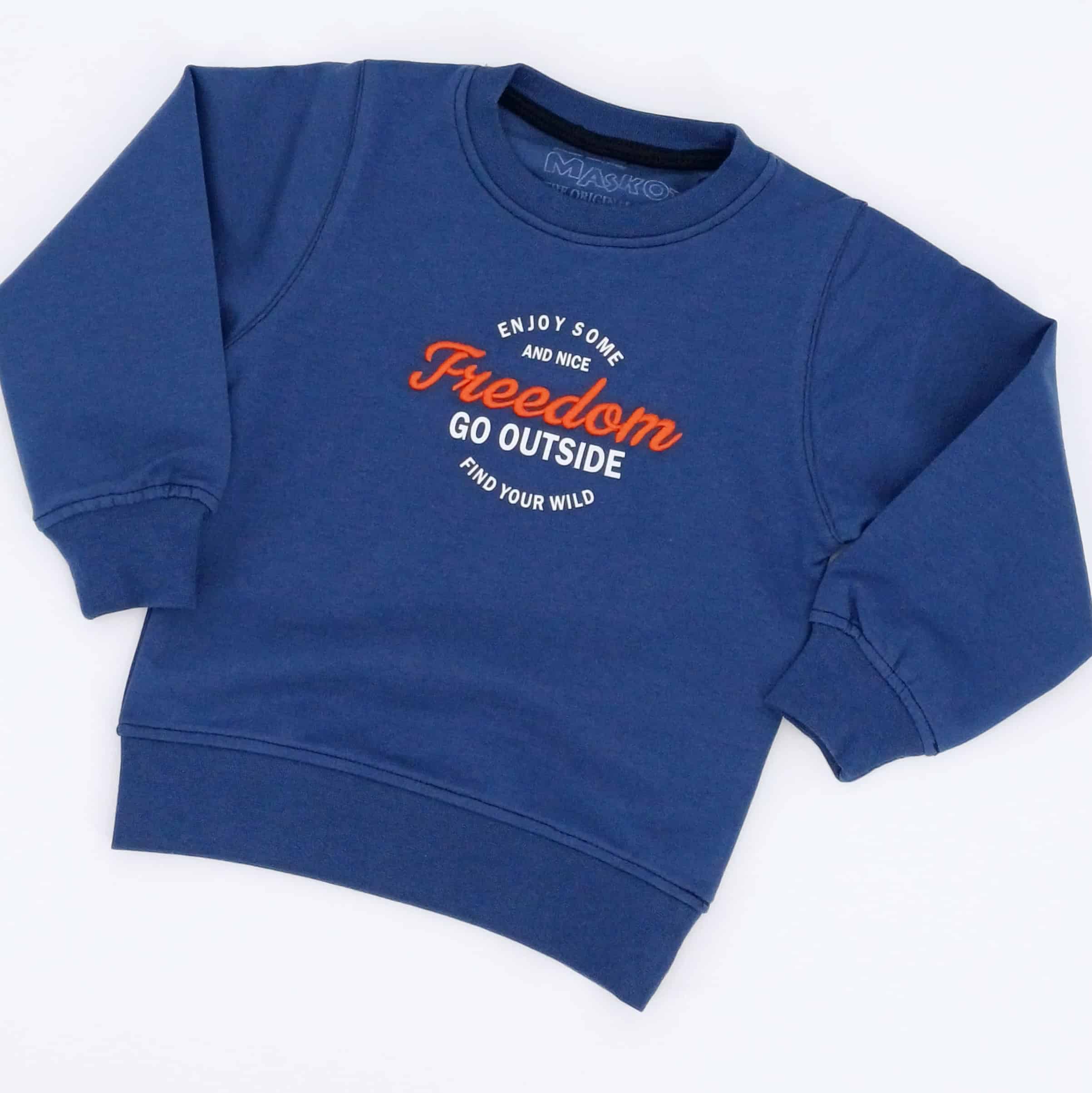 Sweat-shirt bleu garçon avec imprimé 'Freedom'. Disponible en 1-4 ans, ce pull en coton mélangé est parfait pour les petits aventuriers. Style décontracté et confort garanti