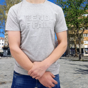 T-shirt gris homme avec inscription en relief « THE END OF FALLIN »
