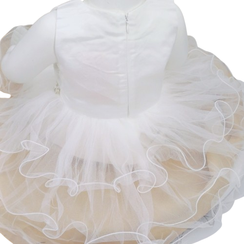 Robe blanche bébé fille avec tulle et ceinture de perles pour cérémonie