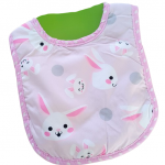 Petit bavoir bébé rose à pois avec motif lapins – Doublure éponge blanche – Pour 0-12 mois