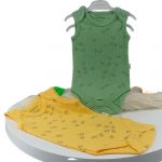 Lot de deux bodys été pour bébé, coton bio et modal, jaune et vert